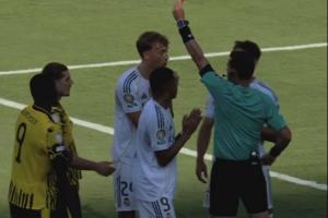 互捅局巴黎后卫卢卡斯、帕乔下场停赛，皇马后卫怀森也停赛