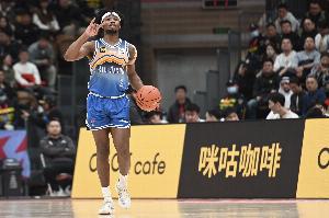 凯发K8手机端、APP下载、流畅界面、智能推荐、高效操作-能攻善传！黑根斯半场9中5拿到14分5助 罚球3中3