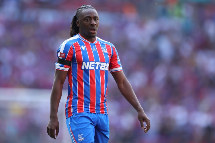 罗马诺：埃泽与水晶宫主帅磋商后，决定今晚不出战欧协联附加赛