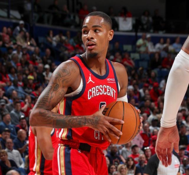 凯发K8手机端、APP下载、流畅界面、智能推荐、高效操作-倒霉！鹈鹕休赛期头号引援穆雷首秀遭遇左手骨折