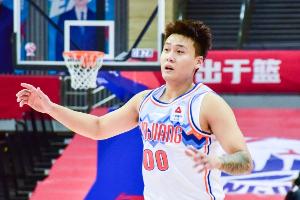 京媒：赵睿转会出于对球员意愿的尊重 天价转会的说法纯属谣言